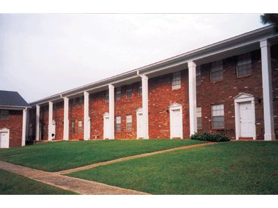 Apartment - Carriage Inn Townhomes from www.ApartmentsAlabama.com