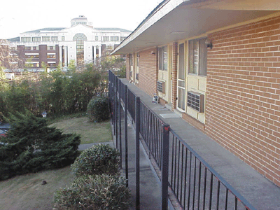 Apartment - University Gardens from www.ApartmentsAlabama.com