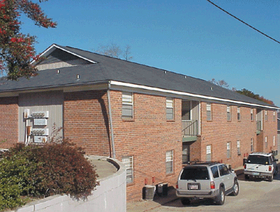 Apartment - Oak Manor from www.ApartmentsAlabama.com