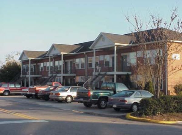 Apartment - Courtyard Condos at Genelda from www.ApartmentsAlabama.com