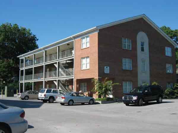Apartment - Bryant Drive Apartments from www.ApartmentsAlabama.com