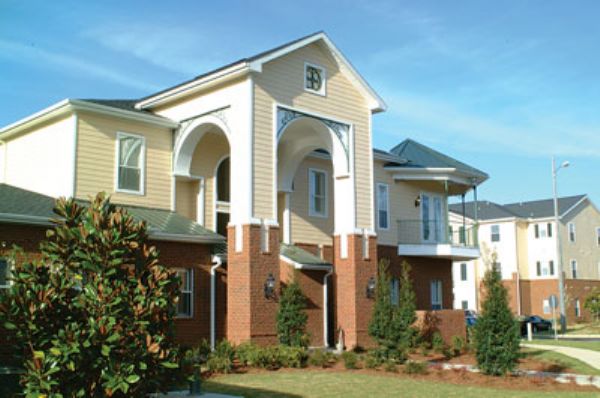 Apartment - University Downs Apartments from www.ApartmentsAlabama.com