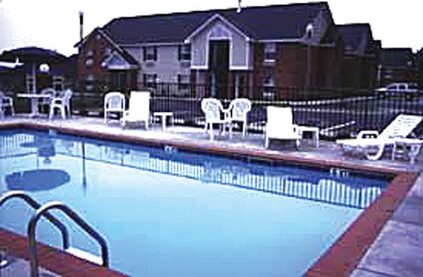 Apartment - Arbor Suites from www.ApartmentsAlabama.com