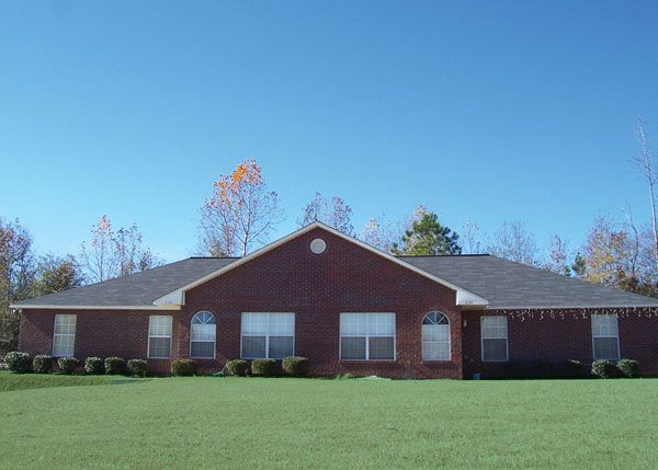 Apartment - Auburn Realty Duplexes from www.ApartmentsAlabama.com