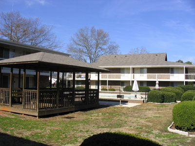 Apartment - Diplomat Apartments from www.ApartmentsAlabama.com