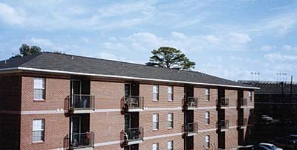 Apartment - Lakeside Court from www.ApartmentsAlabama.com