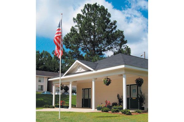 Apartment - Forrester Garden Apartments from www.ApartmentsAlabama.com