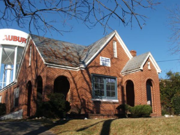 Apartment - Cox Street Apartments from www.ApartmentsAlabama.com