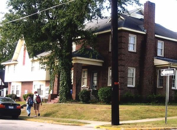 Apartment - Seven Gables from www.ApartmentsAlabama.com