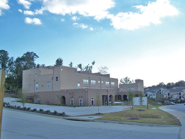 Apartment - Roof Gardens from www.ApartmentsAlabama.com