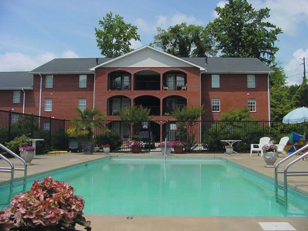 Apartment - Emory Woods Condos from www.ApartmentsAlabama.com