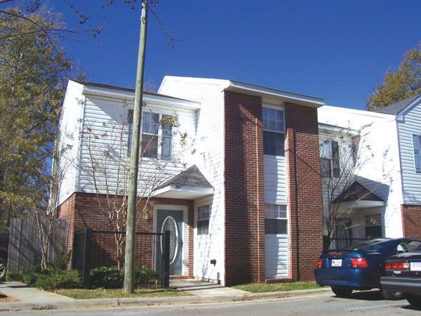 Apartment - Grecian Court Townhomes from www.ApartmentsAlabama.com