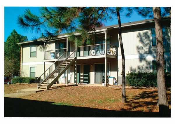 Apartment - Courtyards At Auburn from www.ApartmentsAlabama.com
