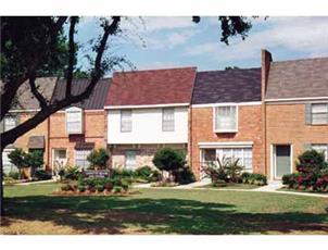 The Estates at Lafayette Square